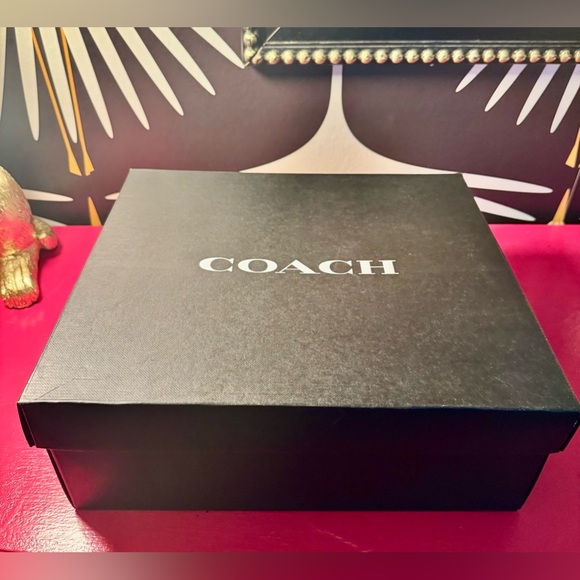 NEW IN box Coach Womens Wynie White /off white leather ankle Boots Size 8 - Picture 4 of 12